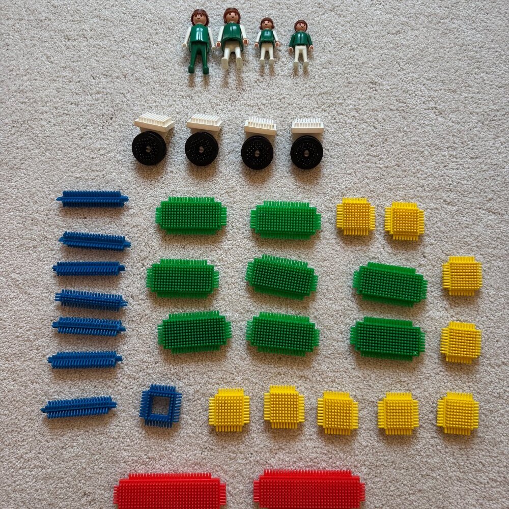 Lot of Vintage 1974 Playmobil Geobra Figures & Bristle Blocks